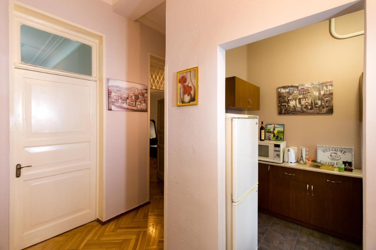 Apartment Gallery Rustaveli 1 Tbilisi Exteriör bild